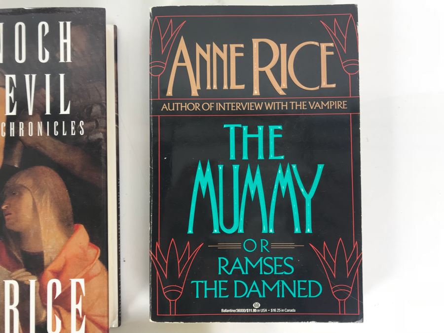 Set Of (5) Books [Photo 7]