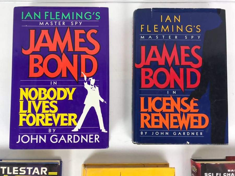 Set Of (5) Hardcover Books [Photo 5]