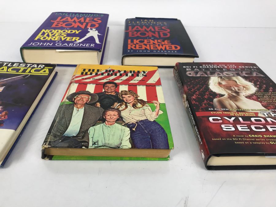 Set Of (5) Hardcover Books [Photo 7]