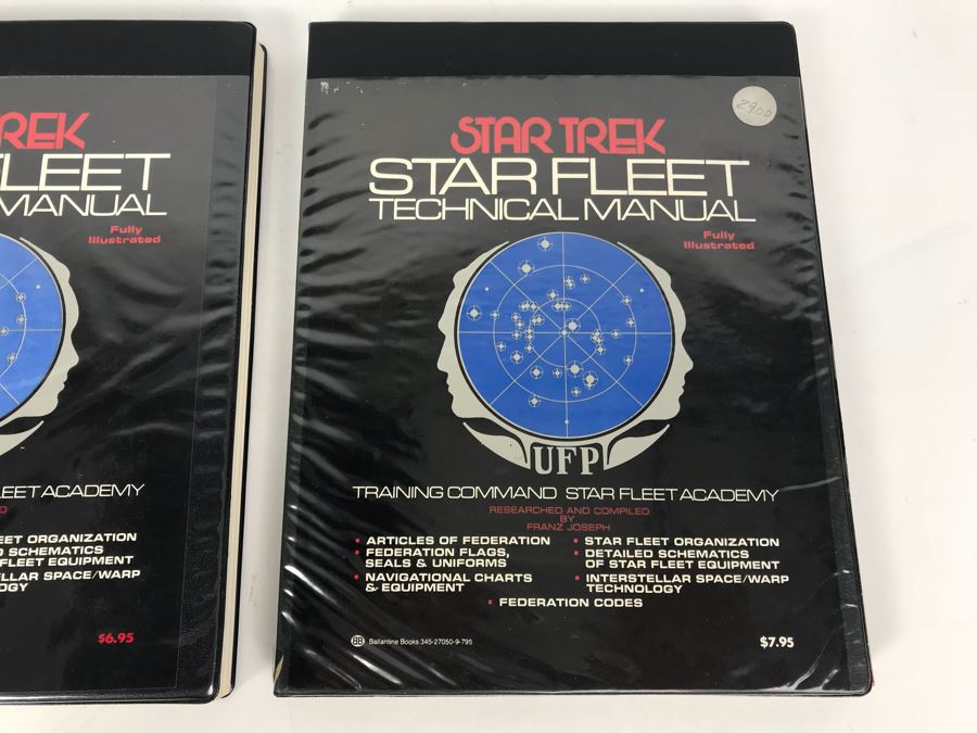 Pair Of Star Trek Star Fleet Technical Manuals Fully Illustrated [Photo 3]
