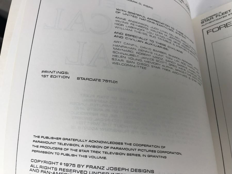 Pair Of Star Trek Star Fleet Technical Manuals Fully Illustrated [Photo 5]