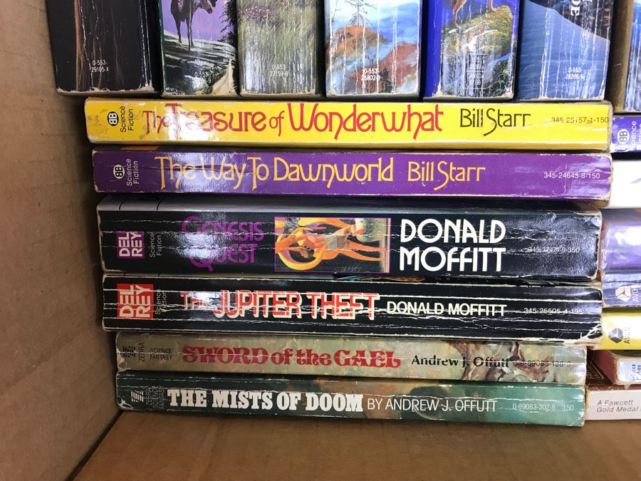 Science Fiction Paperback Book Lot [Photo 2]