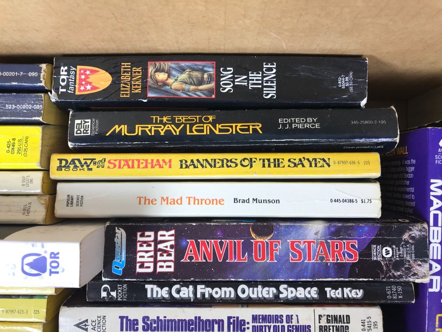 Science Fiction Paperback Book Lot [Photo 4]