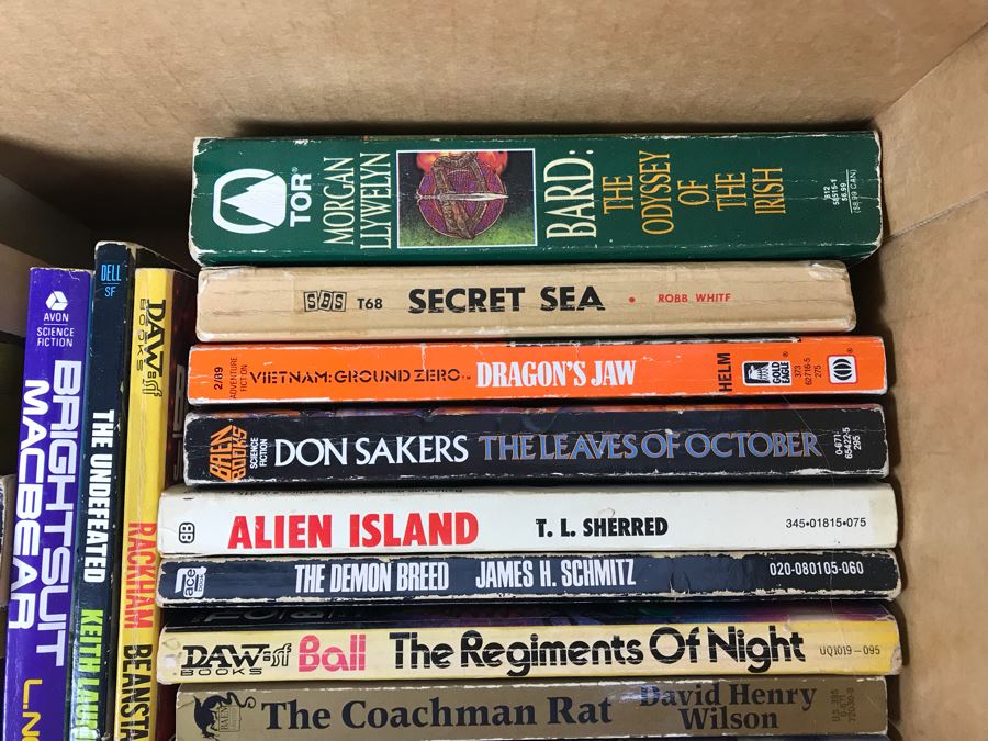 Science Fiction Paperback Book Lot [Photo 7]