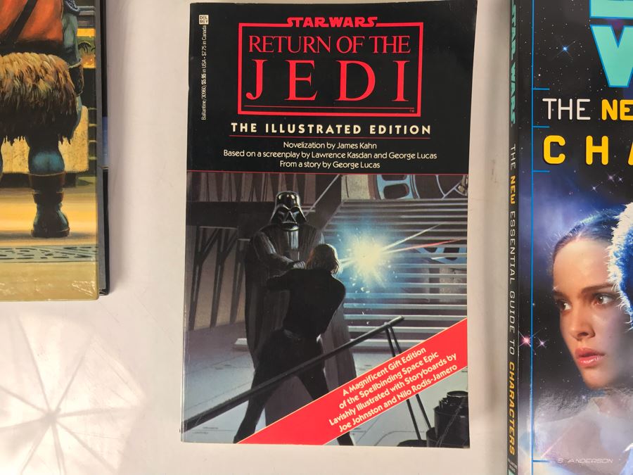 Hardcover And Paperback Star Wars Books [Photo 3]