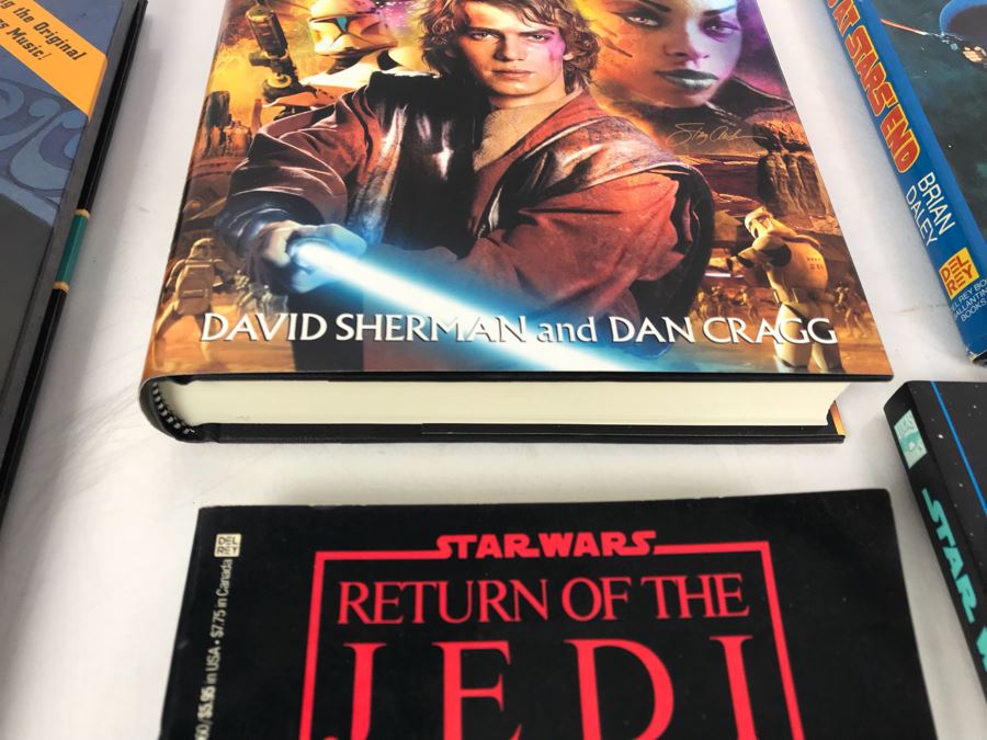Hardcover And Paperback Star Wars Books [Photo 9]