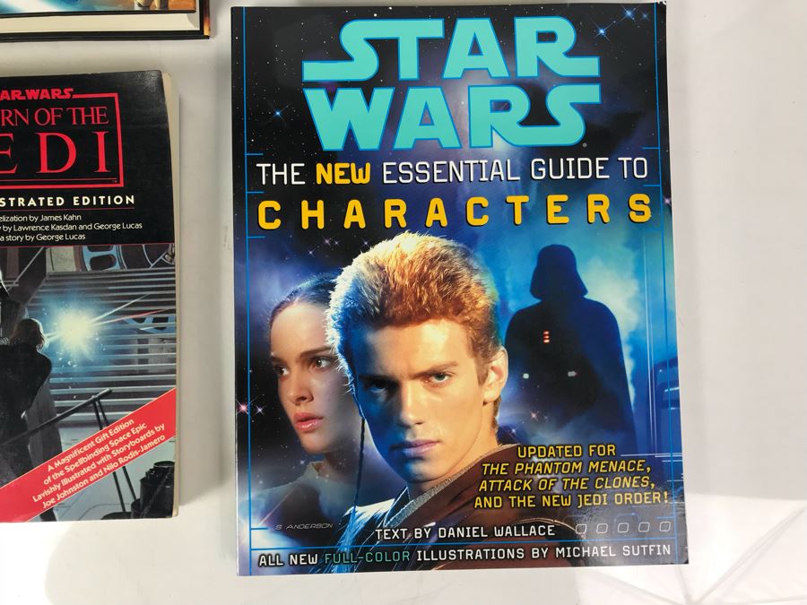 Hardcover And Paperback Star Wars Books [Photo 5]