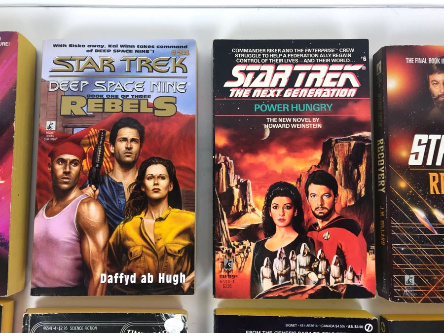 Collection Of Star Trek Paperback Books [Photo 12]