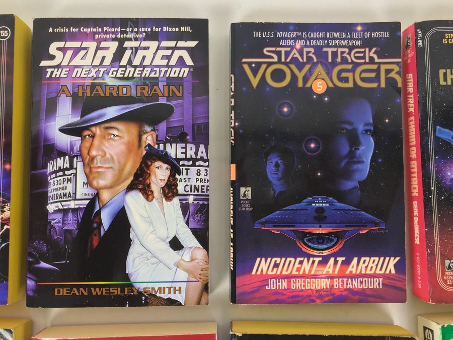Collection Of Star Trek Paperback Books [Photo 15]