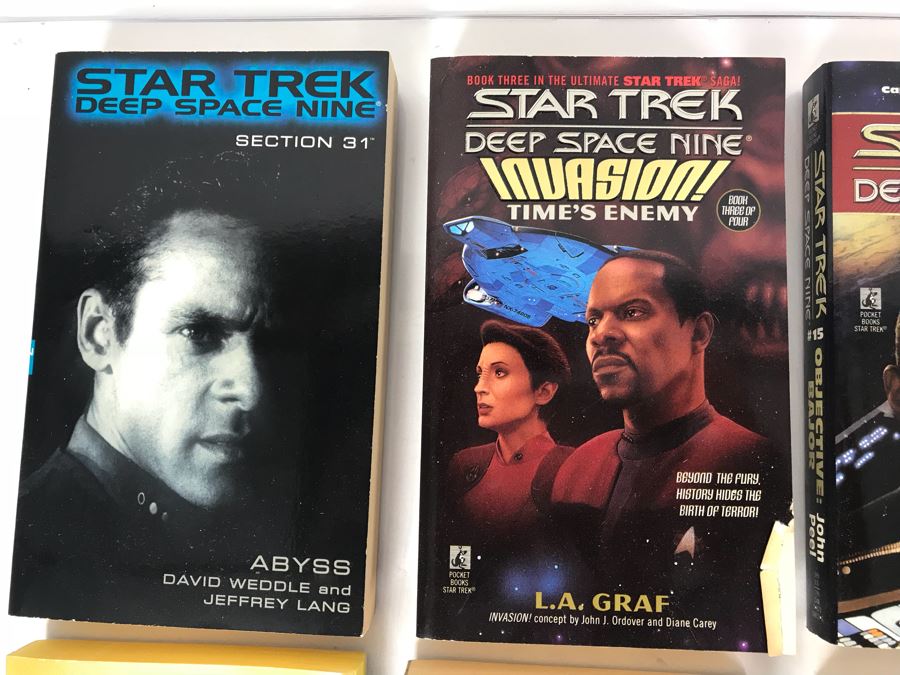 Collection Of Star Trek Paperback Books [Photo 15]