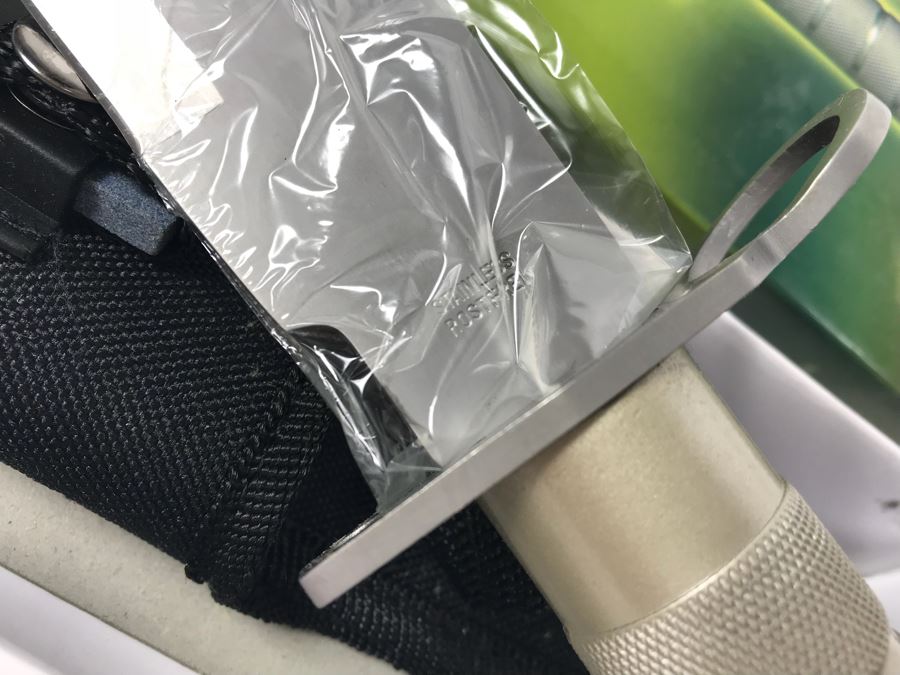 Pair Of Survival Knives New Old Stock 15-437M [Photo 7]