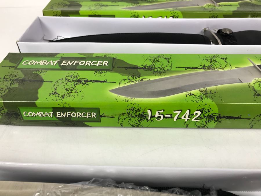 Pair Of Fantasy Knives Combat Enforcer 15-742 New Old Stock [Photo 5]