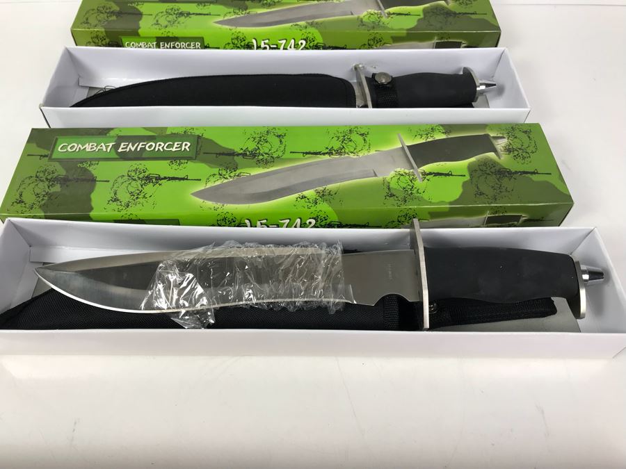 Pair Of Fantasy Knives Combat Enforcer 15-742 New Old Stock [Photo 2]