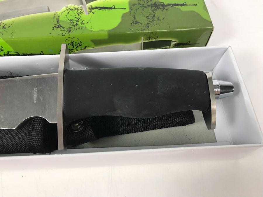 Pair Of Fantasy Knives Combat Enforcer 15-742 New Old Stock [Photo 3]