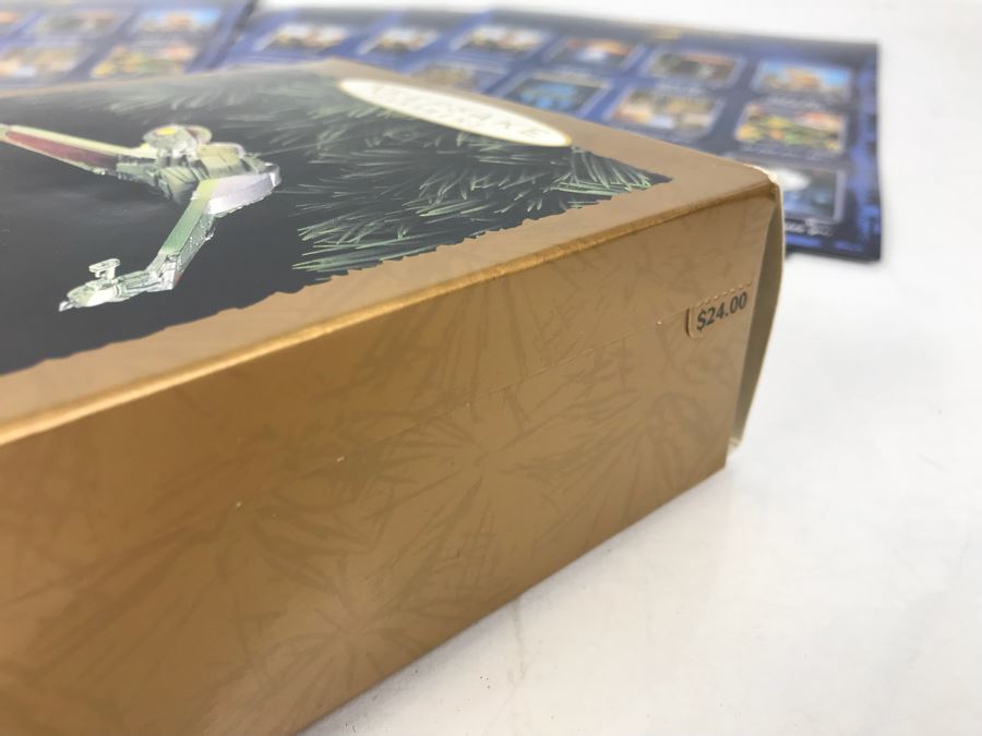 Disney Pirates Of The Caribbean Promotional Plaque, Star Trek Hallmark Ornament And Collection Of SONY DVD Magnets Of Close Encounters, The Dark Crystal, Labrinth, The Fifth Element [Photo 10]