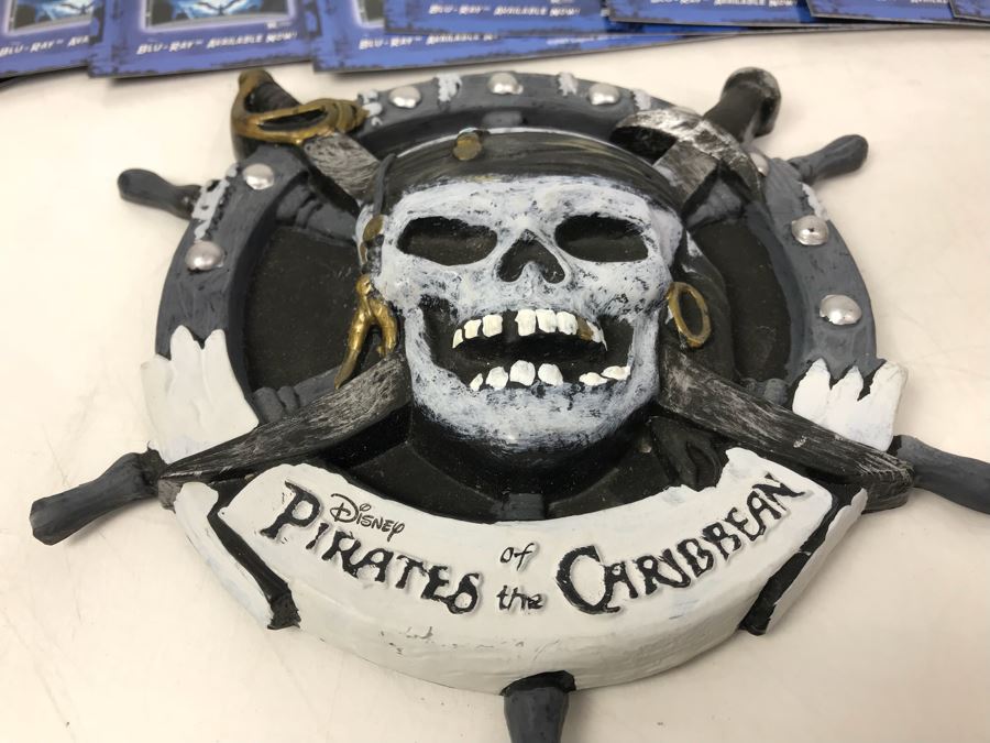 Disney Pirates Of The Caribbean Promotional Plaque, Star Trek Hallmark Ornament And Collection Of SONY DVD Magnets Of Close Encounters, The Dark Crystal, Labrinth, The Fifth Element [Photo 13]