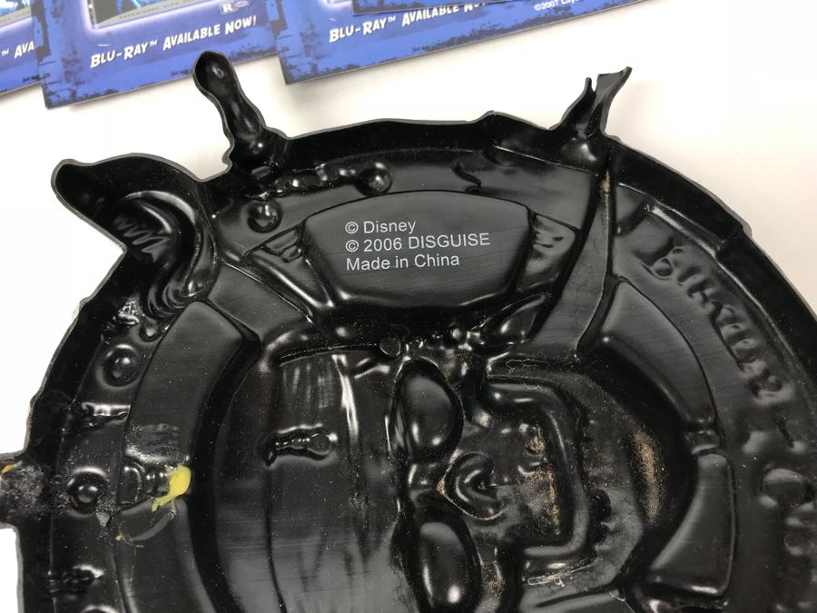 Disney Pirates Of The Caribbean Promotional Plaque, Star Trek Hallmark Ornament And Collection Of SONY DVD Magnets Of Close Encounters, The Dark Crystal, Labrinth, The Fifth Element [Photo 15]