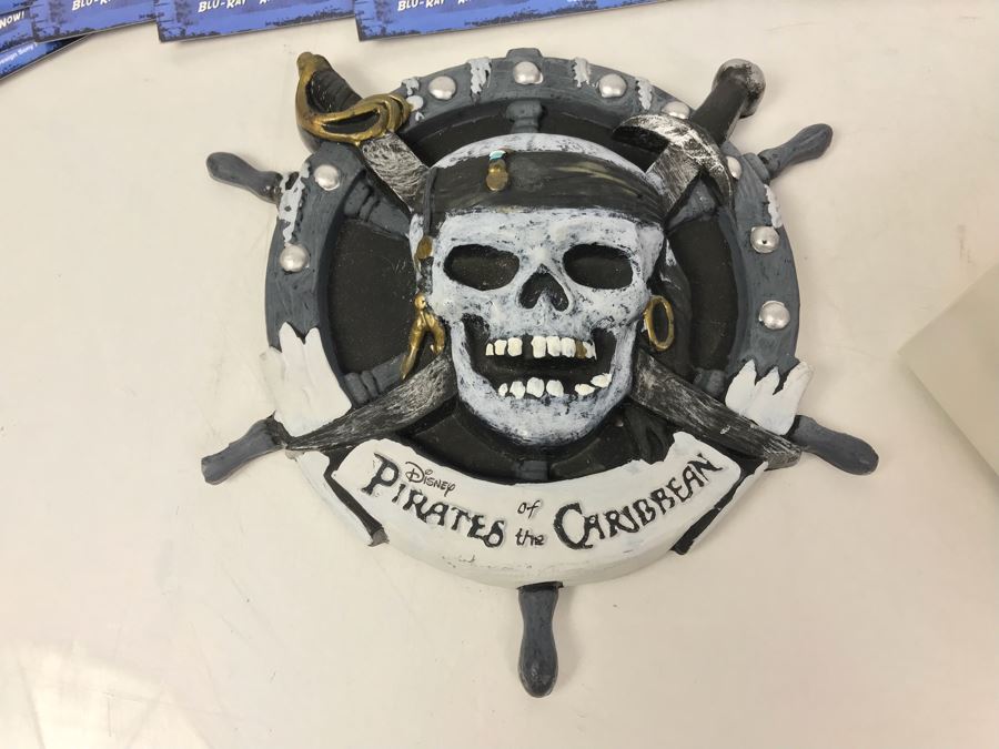 Disney Pirates Of The Caribbean Promotional Plaque, Star Trek Hallmark Ornament And Collection Of SONY DVD Magnets Of Close Encounters, The Dark Crystal, Labrinth, The Fifth Element [Photo 12]