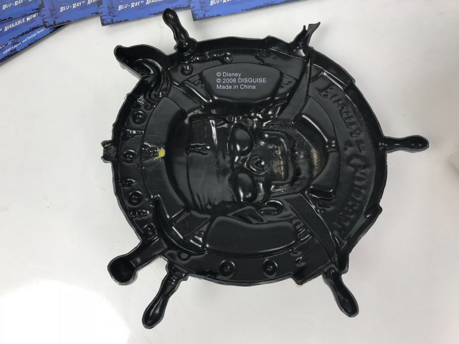 Disney Pirates Of The Caribbean Promotional Plaque, Star Trek Hallmark Ornament And Collection Of SONY DVD Magnets Of Close Encounters, The Dark Crystal, Labrinth, The Fifth Element [Photo 14]