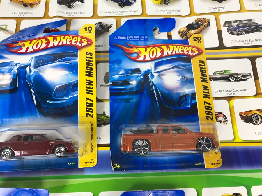 Hot Wheels Poster With (6) New Old Stock Hot Wheels Cars [Photo 5]
