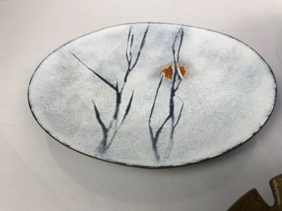 JUST ADDED - (5) Various Handcrafted Mid-Century Enamel Ware Plates Bowls Including Annemarie Davidson [Photo 8]
