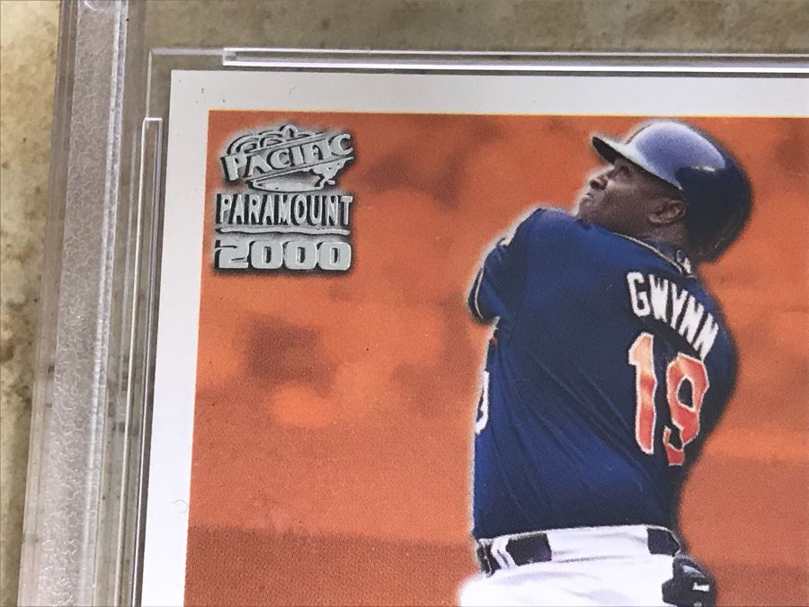 2000 Paramount Update Graded 10 Baseball Card Tony Gwynn [Photo 4]