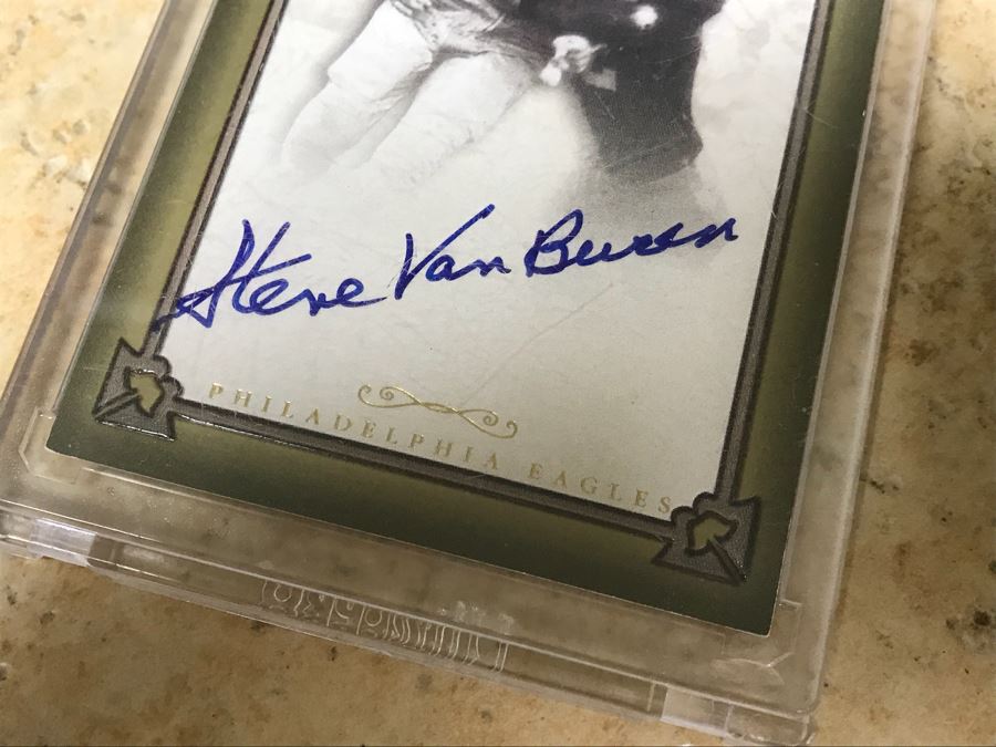 2004 Fleer Signed Football Card Steve Van Buren [Photo 2]
