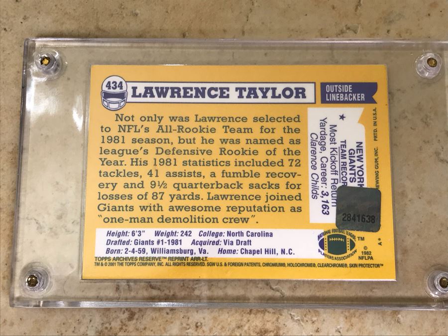 2001 Topps Game-Worn Jersey Football Card Lawrence Taylor [Photo 4]
