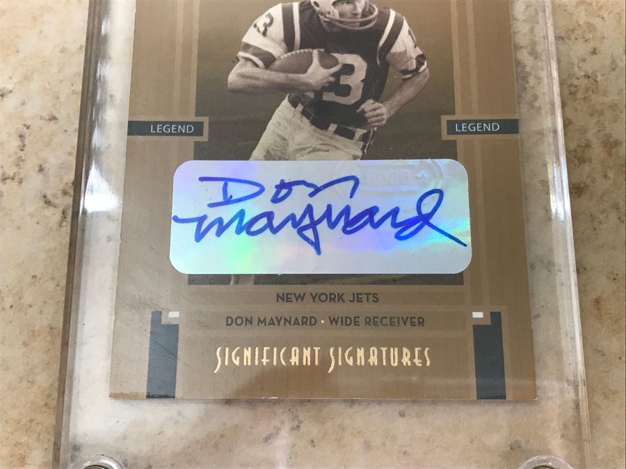 2005 Donruss Signed Football Card Don Maynard Limited Edition [Photo 2]