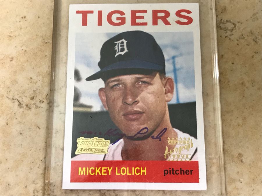 2001 Topps Signed Baseball Card Mickey Lolich [Photo 2]