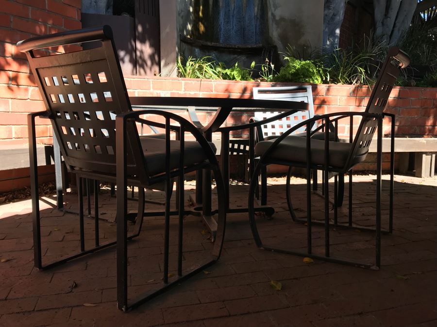 High End Metal Outdoor Patio Round Table With (4) Metal Chairs DChair Metro Bronzed Antique 4S00Paul [Photo 5]