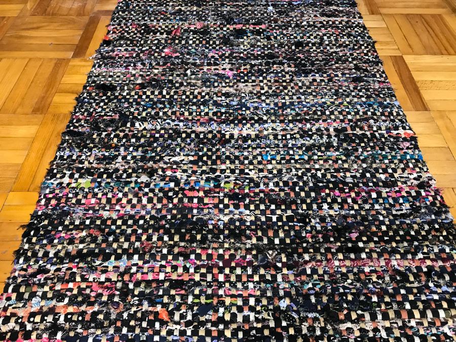 Wooven Runner Rug 7' 4' X 2' 7' [Photo 4]