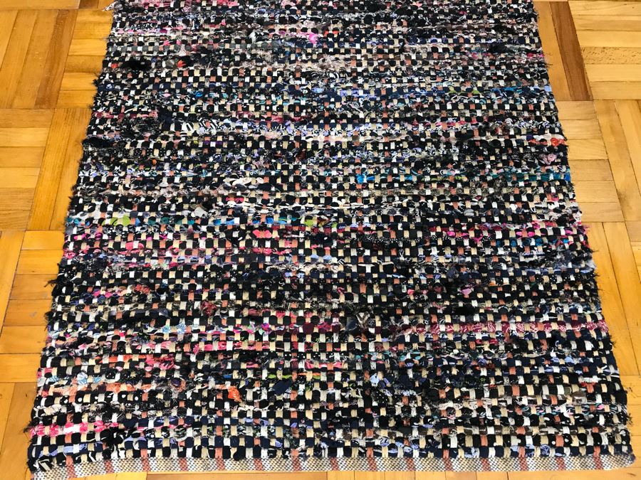 Wooven Runner Rug 7' 4' X 2' 7' [Photo 5]