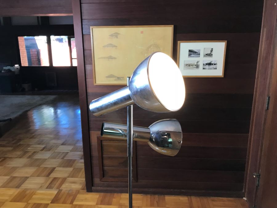 Mid-Century Modern Adjustable Chrome 2-Light Floor Lamp [Photo 6]
