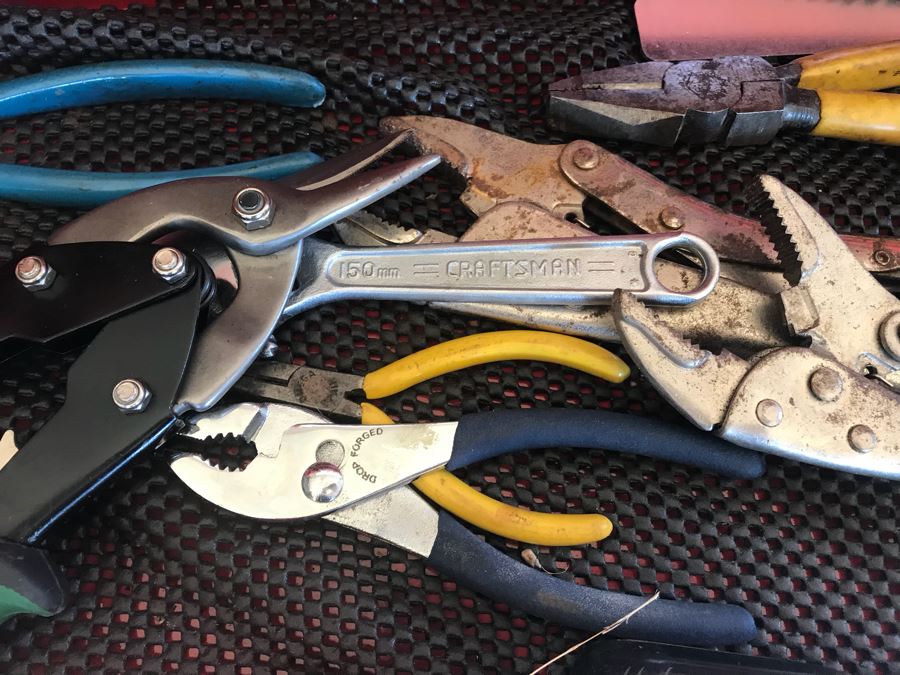 Pair Of Rolling Task Force Tool Boxes On Casters Filled With Tools Plus Upper Tool Box Filled With Tools - See Photos For Tools [Photo 10]