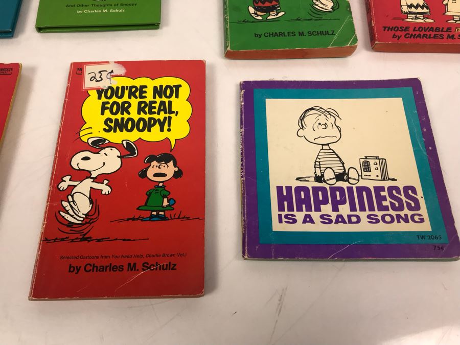 JUST ADDED - Vintage Peanuts Snoopy Charlie Brown Books [Photo 9]