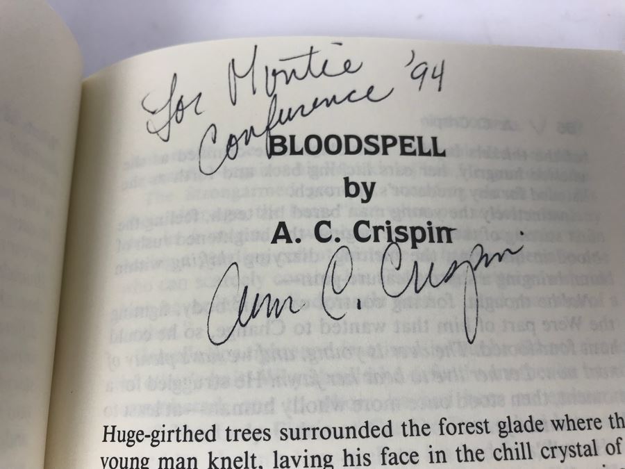 JUST ADDED - Pair Of Signed Books Tales Of The Witch World Created By Andre Norton - Signed By Andre Norton, Robert Bloch, A.C. Crispin, Mercedes Lackey, Sasha Miller And More - See Photos [Photo 7]