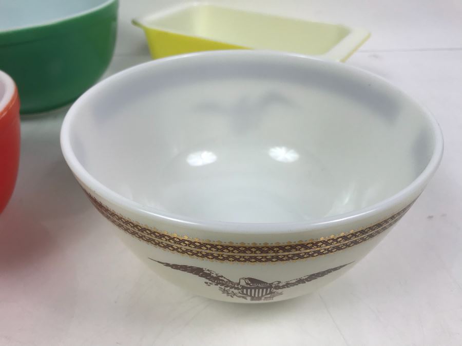 Set Of (3) Vintage Pyrex Mixing Bowls And Pyrex Casserole Dish [Photo 4]