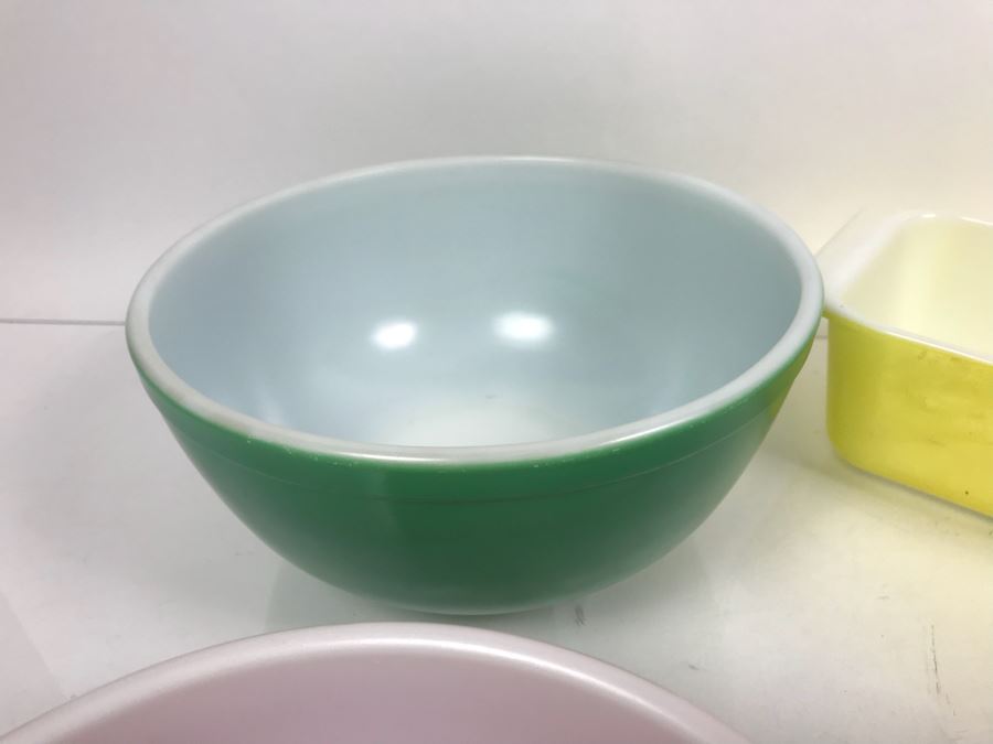 Set Of (3) Vintage Pyrex Mixing Bowls And Pyrex Casserole Dish [Photo 6]