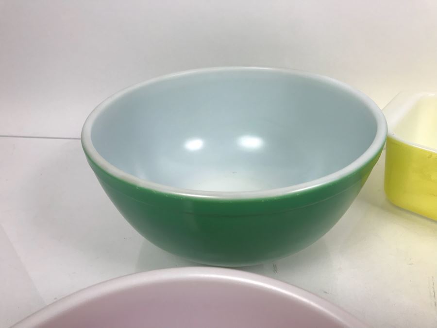 Set Of (3) Vintage Pyrex Mixing Bowls And Pyrex Casserole Dish [Photo 7]