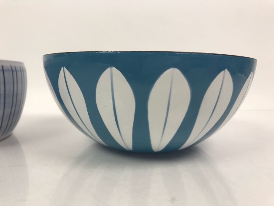 Signed Chappell Mid-Century Soup Bowl With Handle And MCM Metal Bowl [Photo 5]