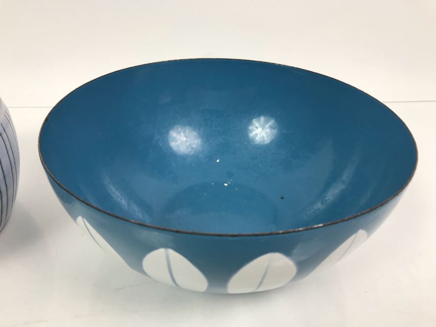 Signed Chappell Mid-Century Soup Bowl With Handle And MCM Metal Bowl [Photo 6]