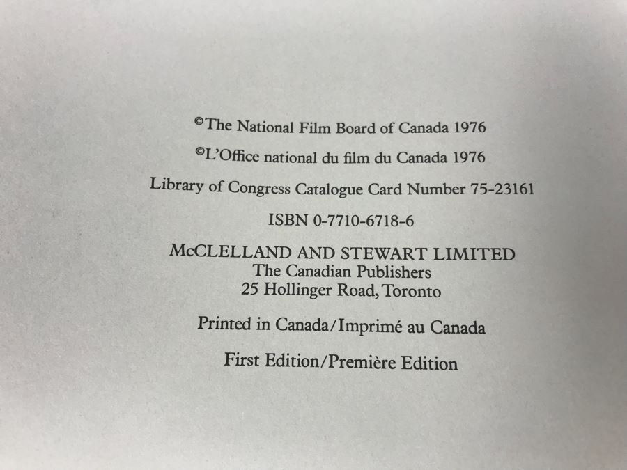 First Edition Coffee Table Book 1976 Between Friends / Entre Amis McClelland And Steward Limited [Photo 4]