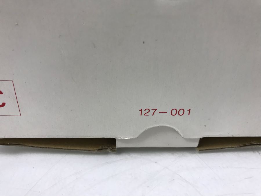 Danbury Mint Coca-Cola Brand Die-Cast Metal Vehicle Replica 1927 Coca-Cola Delivery Truck New Old Stock 127-001 [Photo 6]