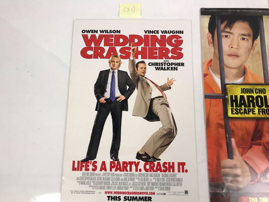 (21) Copies Of Wedding Crashers And (2) Copies Of Harold & Kumar Movie Promotional Posters Comic Con [Photo 3]
