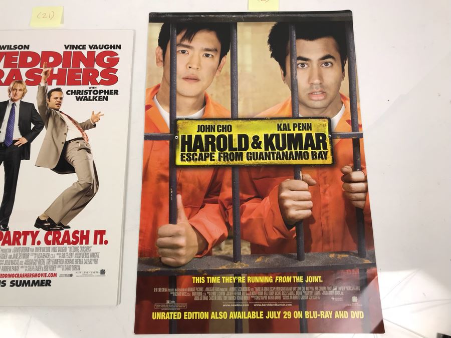 (21) Copies Of Wedding Crashers And (2) Copies Of Harold & Kumar Movie Promotional Posters Comic Con [Photo 5]