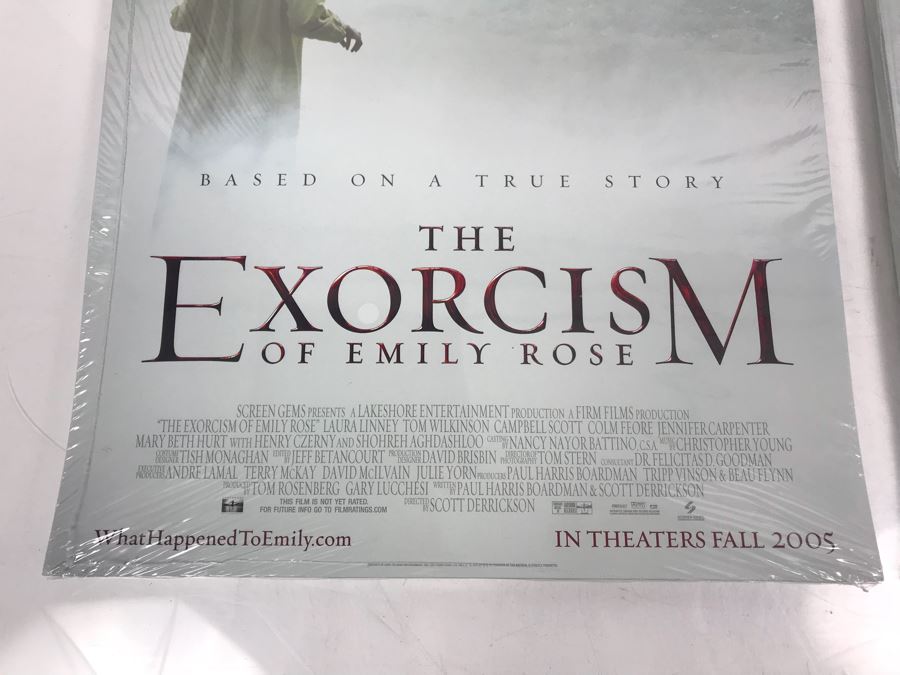 (2) Sealed Sets Of The Exorcism Of Emily Rose Movie Promotional Posters Comic Con (Estimating There Are Around 100 Posters In This Lot) [Photo 4]