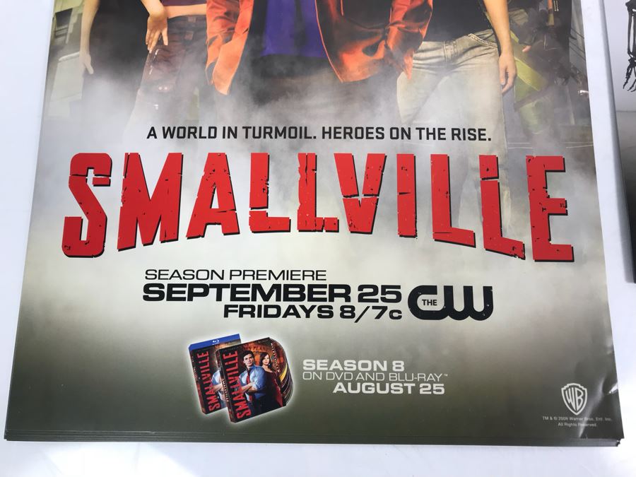 (16) Copies Of The CW TV Series SMALLVILLE And (5) Copies Of FOX TV Series Bones Movie Promotional Posters Comic Con [Photo 4]