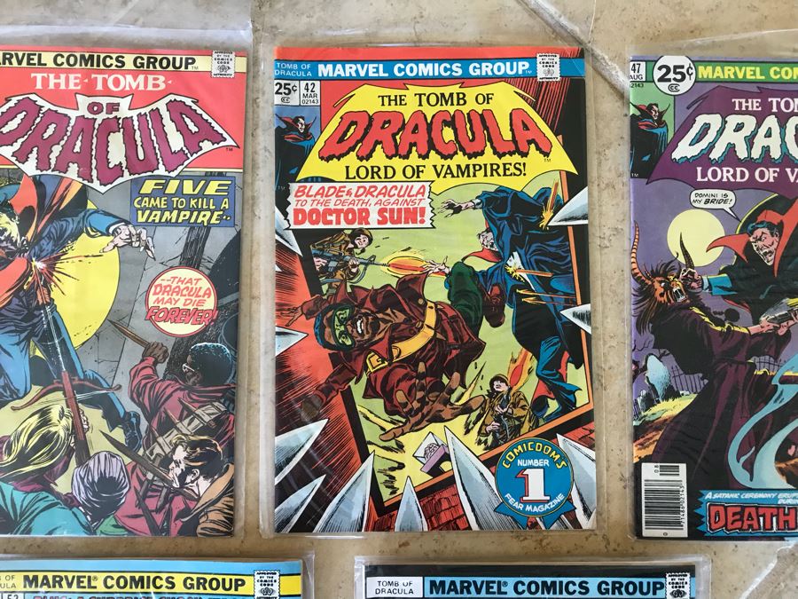 (7) Vintage MARVEL The Tomb Of Dracula Comic Books [Photo 4]