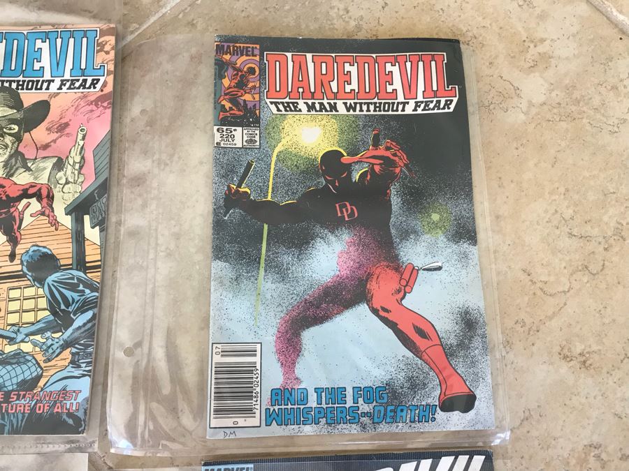 (6) Vintage MARVEL Daredevil Comic Books [Photo 6]